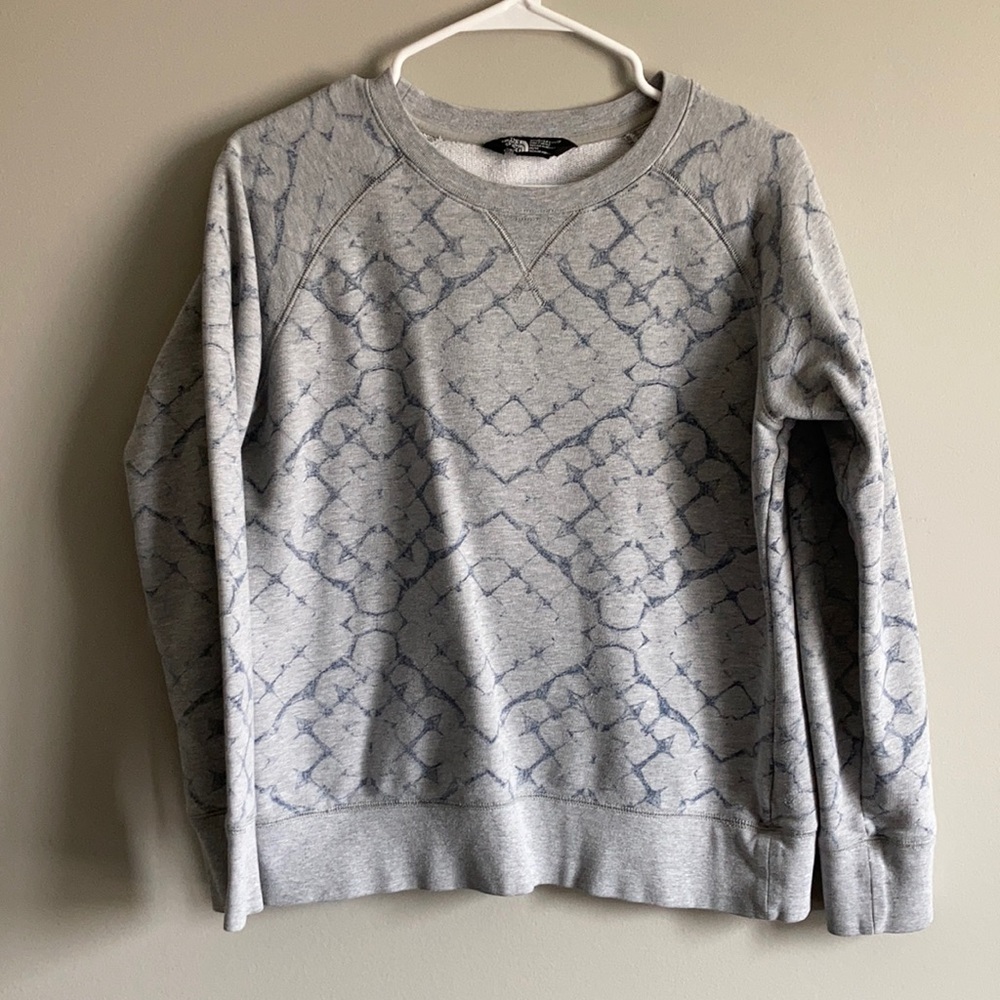 Women’s medium North Face crew neck sweatshirt